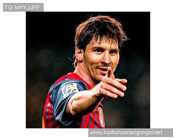 足球巨星巅峰对决：从梅西到C罗的传奇之路与未来展望